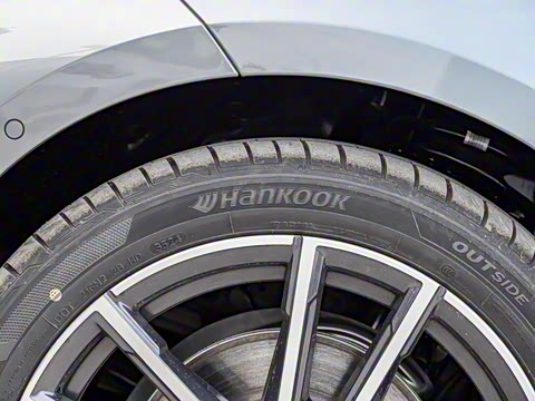 2025�� 325i M�˶���װ