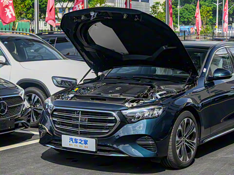 2024�� E 350 e L ���ʽ��϶����γ�