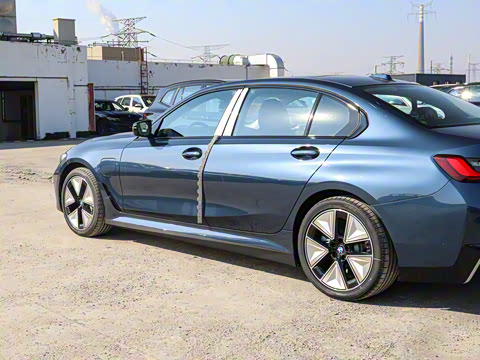 2025�� eDrive 40 L ��ҹ�˶���װ