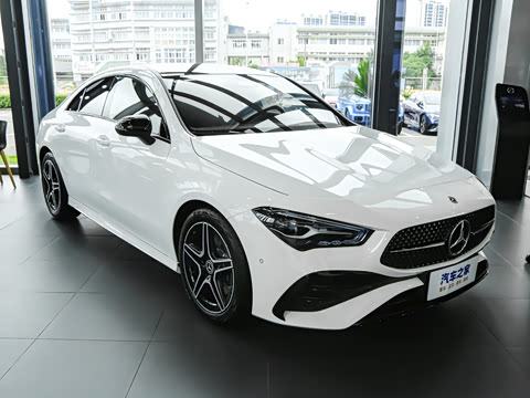 2025�� CLA 220
