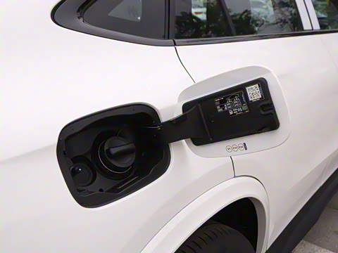 2025�� �Ŀ� GLC 260 4MATIC ����SUV