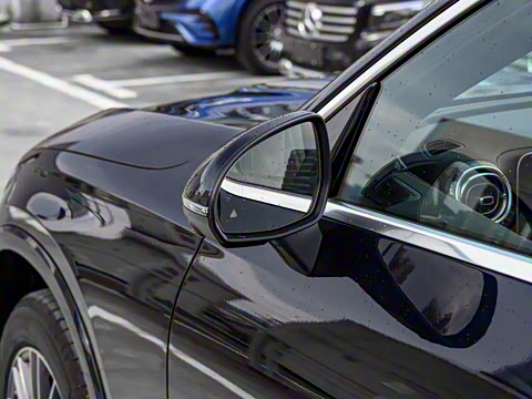 2025�� GLC 300 L 4MATIC ������ 5��