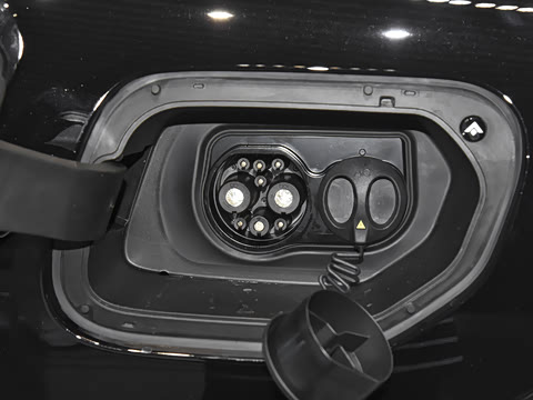 2025�� 825 Max��