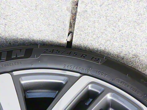 2025�� �Ŀ� E 300 L ʱ����