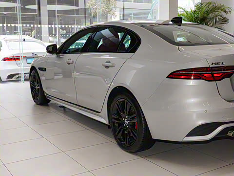 2025�� 2.0T 250PS R-DYNAMIC 90�����ذ�