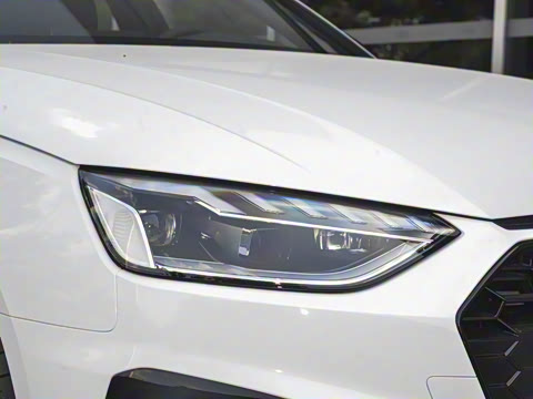 2025�� 200���������� 40 TFSI ����������