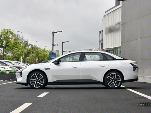 2025�� 600 �������� Max