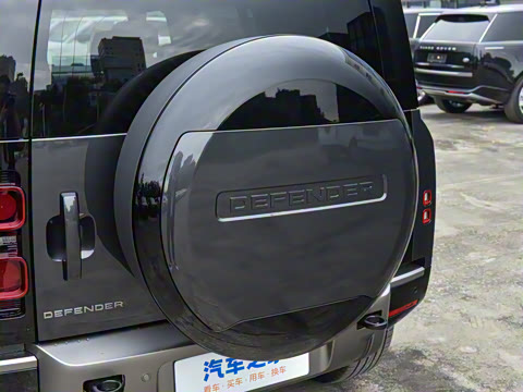 2025�� 110 3.0T P400 X-Dynamic HSE