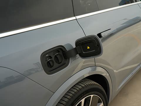 2025�� Ultra ���ܻ��°�