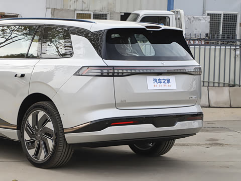 2025�� 636Ultra����� 5��