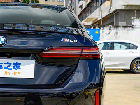 2024�� xDrive M60