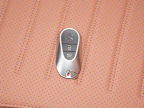 2025�� GLC 260 L 4MATIC ������