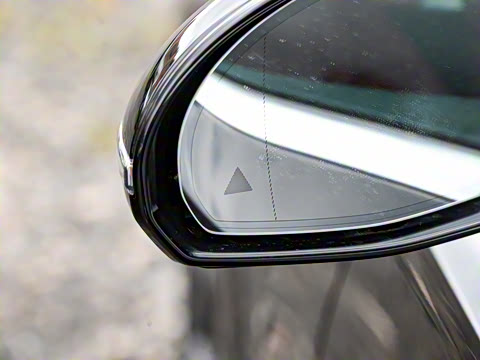 2025�� E 300 L ������