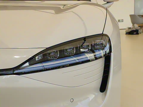 2025�� 855km Max