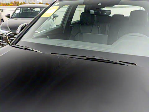 2025�� 40 TFSI ����������