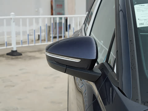 2024�� 40 e-tron ������