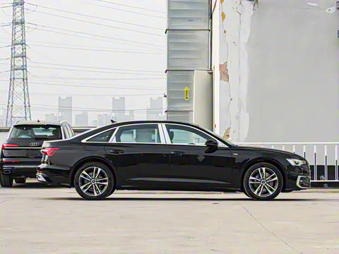 2025�� 40 TFSI ����������