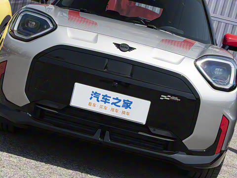 2025�� JOHN COOPER WORKS