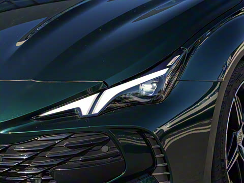 2025�� 2.0T Trophy+ �����˶���