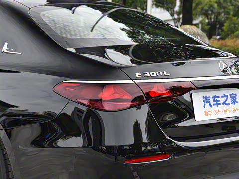 2024�� �Ŀ� E 300 L ������