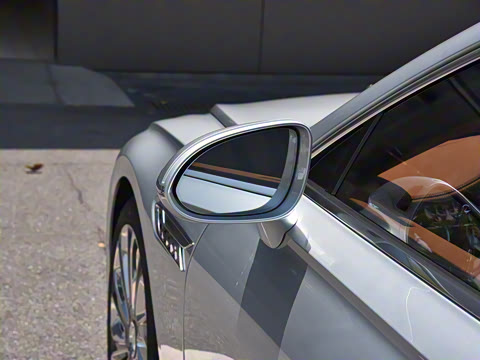 2026�� 4.0T V8 Mulliner