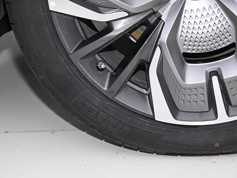 2025�� 680 Ultra������