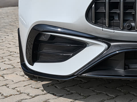 2024�� AMG CLE 53 4MATIC+ ���ܳ�