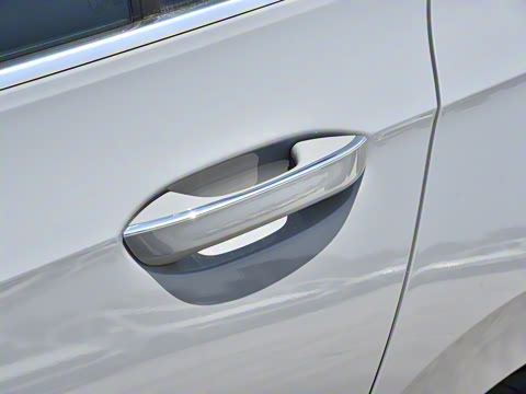 2025�� �Ŀ� 300TSI R-Line