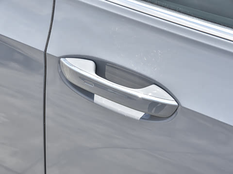 2025�� �Ŀ� 300TSI R-Line