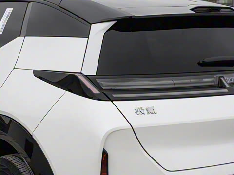 2025�� ������������