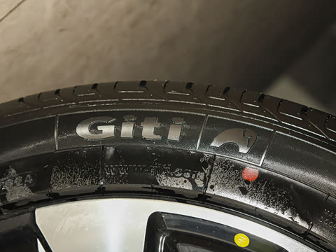 2025�� EV 520km ������