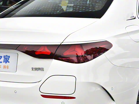 2024�� E 350 e L ���ʽ��϶����˶��γ�