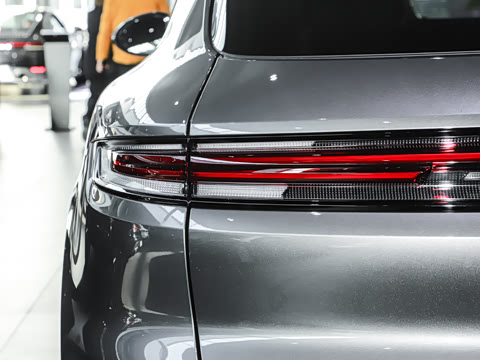 2025�� Cayenne 3.0T