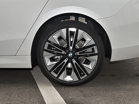 2024�� 530Li ������ ������װ