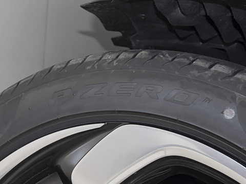 2024�� 4.0T V8 S