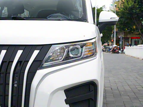 2025�� 2.0L CNG�߼�Ӫ�˰� 9��