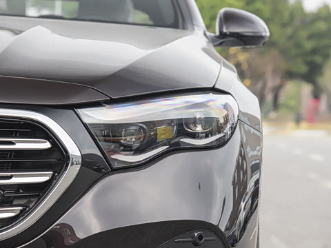 2025�� �Ŀ� E 300 L �����