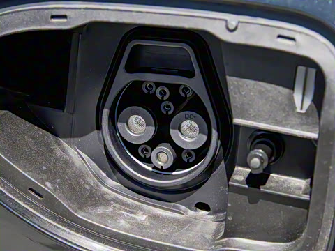 2024�� 610km PLUS