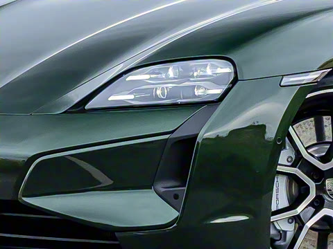 2024�� Taycan Turbo