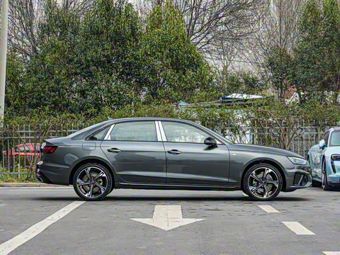 2025�� 200���������� 40 TFSI ���������� B&O ��ҹ��