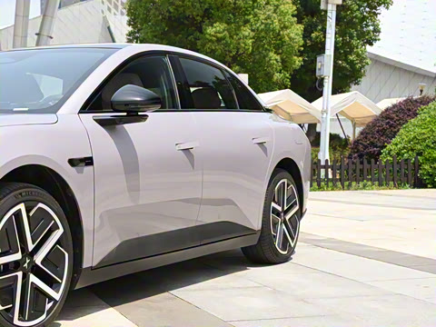 2025�� 502 ������ Max