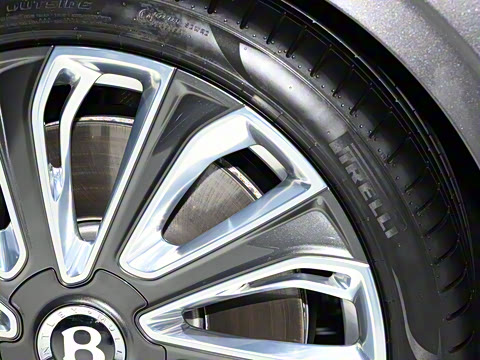 2024�� 4.0T V8 Mulliner