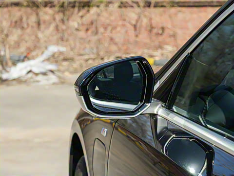 2025�� eDrive 35L M�˶���װ