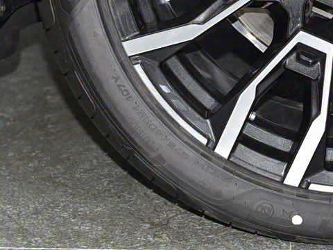 2023�� xDrive 40Li M�˶���װ