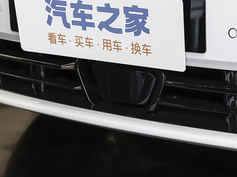 2025�� Black Badge