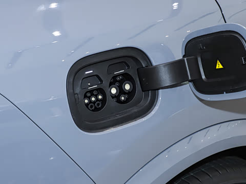 2025�� Ultra ���ܻ��°�