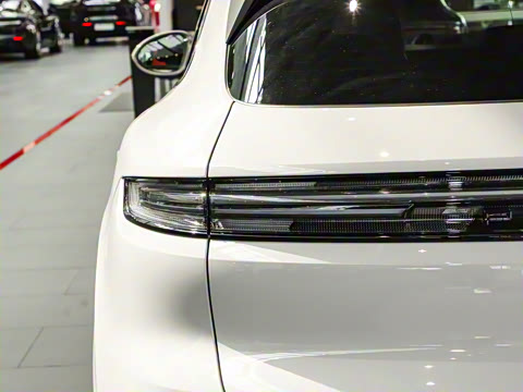 2025�� Cayenne S E-Hybrid 3.0T