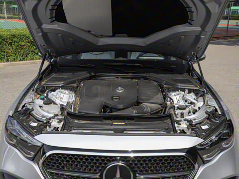 2024�� E 350 e L ���ʽ��϶����˶��γ�