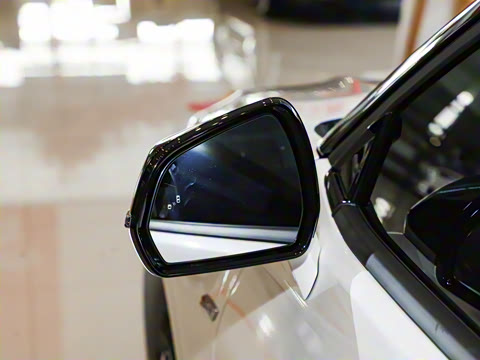 2025 2.0T EcoBoost E 춯 ˶ ST-Line