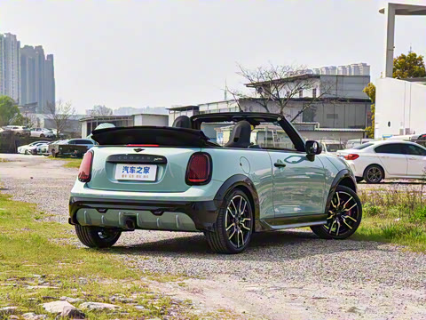 2025�� JOHN COOPER WORKS CABRIO